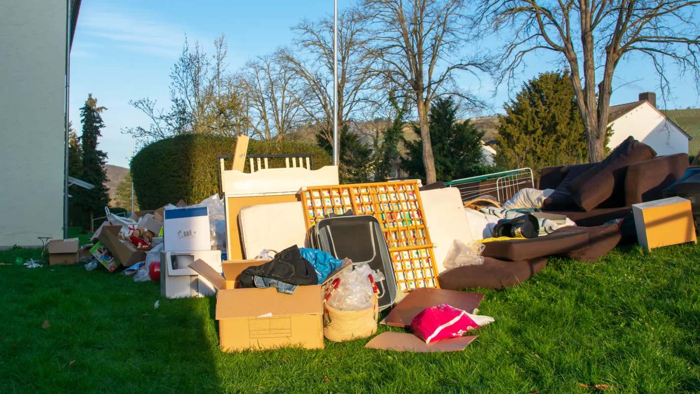 A Redditor was able to go on a fashion shopping spree simply by stepping out their front door and checking their curb.