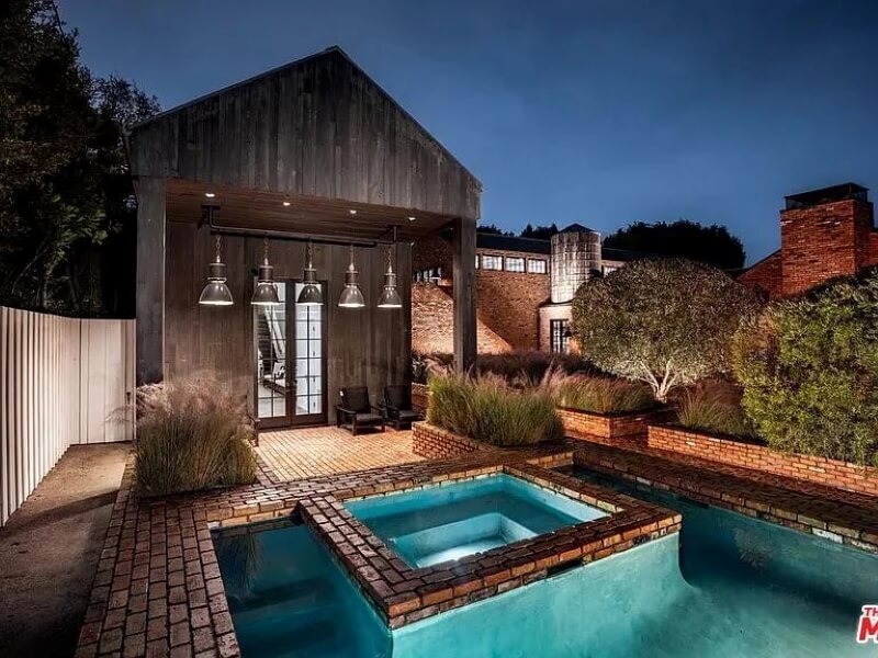 Diane Keaton's massive estate is on the market drawing some criticism on the subreddit r/CelebrityHomes.