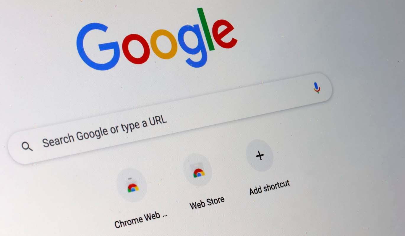 A new experiment is raising concerns after the company began using artificial intelligence to rewrite news headlines — sometimes altering their meaning entirely.