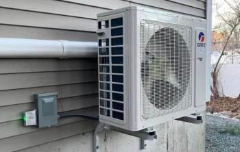 One homeowner put this theory to the test with a DIY heat pump installation in their New England home and shared their full experience on Reddit.