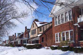 A frustrated homeowner drew attention online after saying their Florida homeowners association threatened a $1,000 fine over plants that had simply gone dormant for winter.