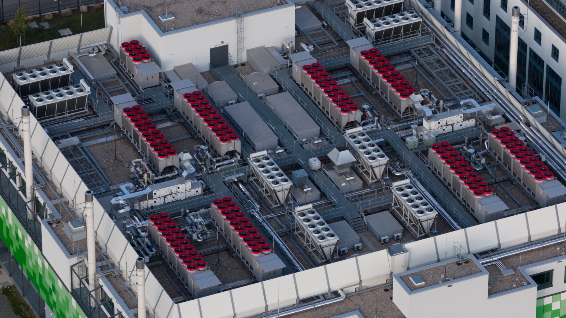 Scientists sound alarm over growing 'heat islands' surrounding data centers