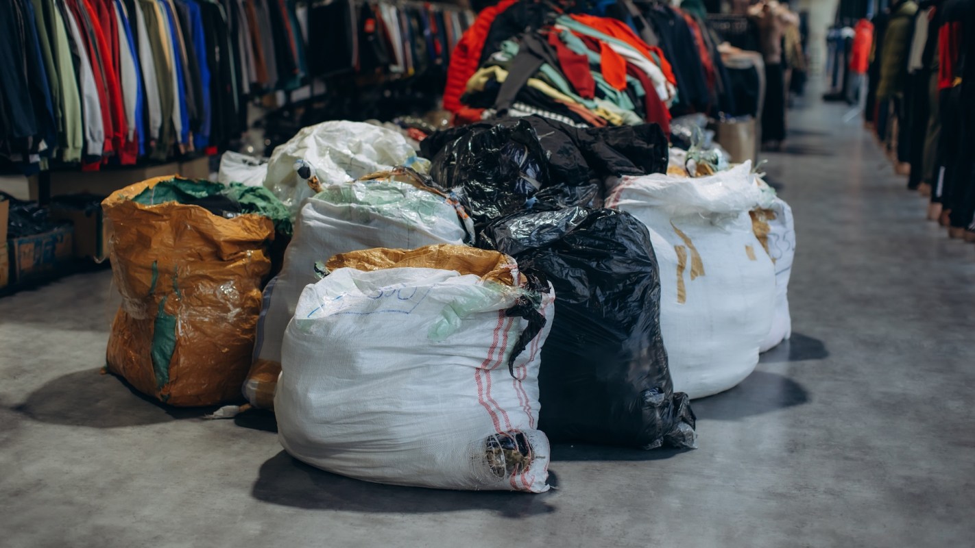 A routine shift at a thrift store took a shocking turn when one volunteer looked inside a donation box and spotted something she never expected to find.