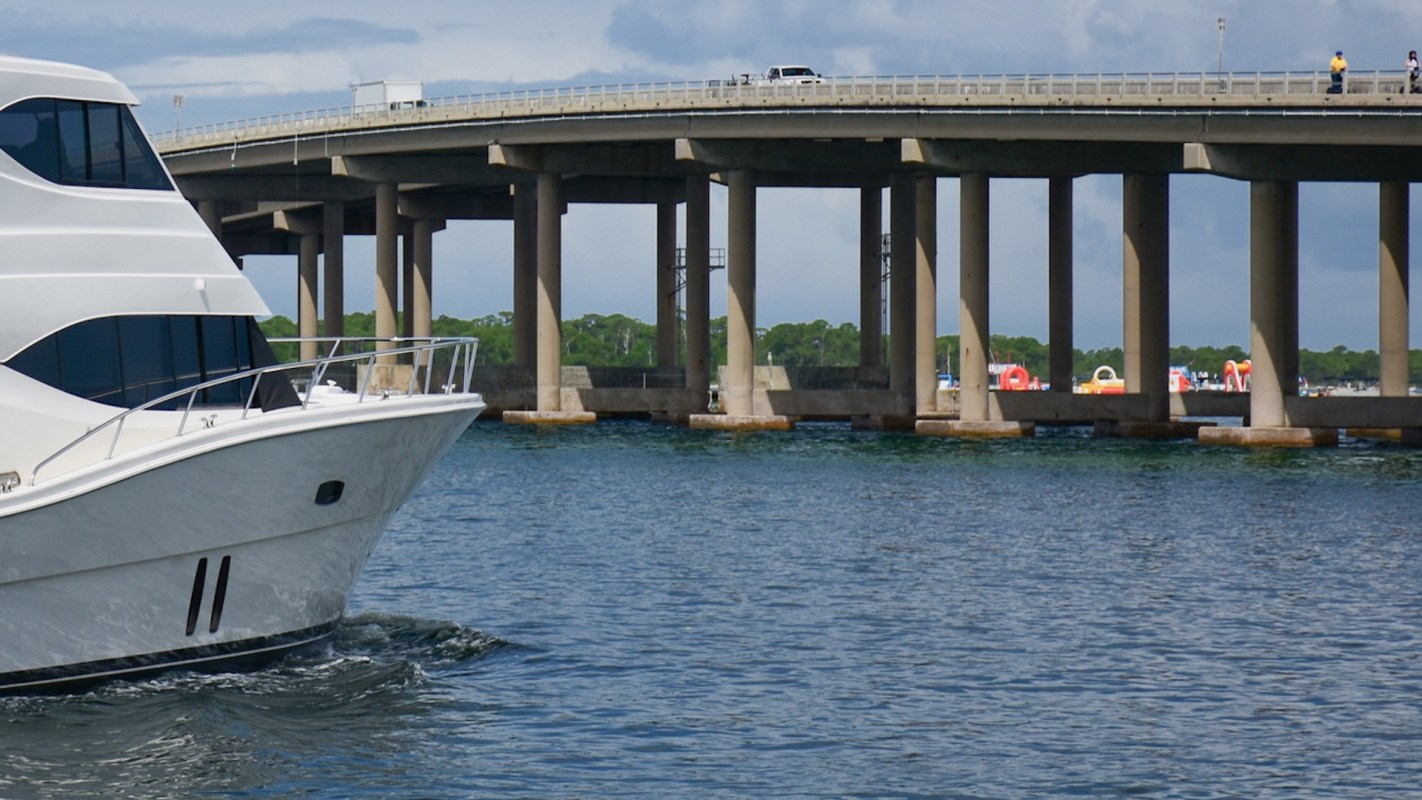 Galactica crashed into the Heusdense brug, or bridge, in the Netherlands.