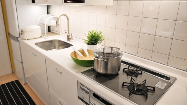 An Australia-based epidemiologist is raising the red flag about the health impacts of gas stoves.