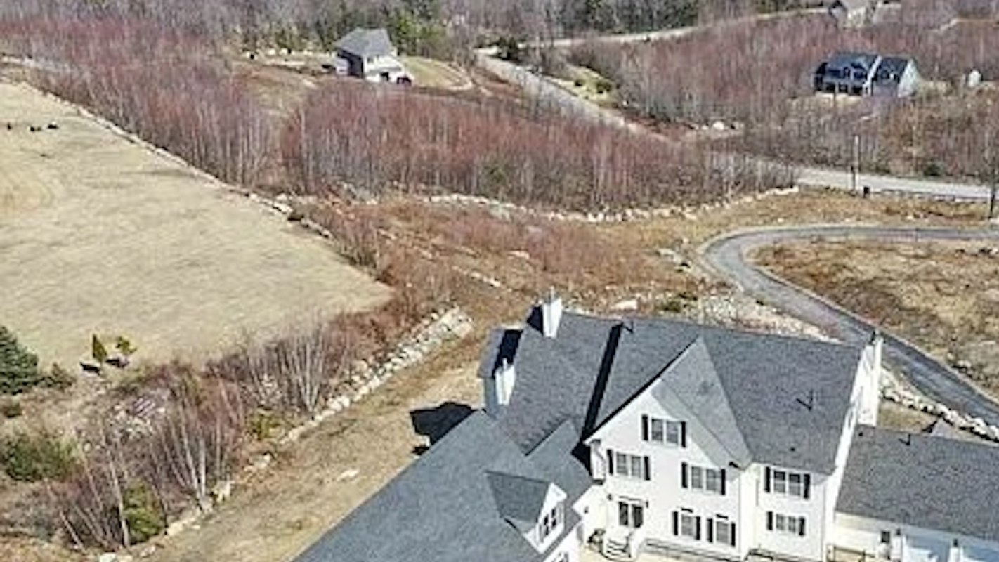 A Redditor spotted an impressively tacky real estate listing for a New Hampshire mansion and shared it with the r/McMansionHell community. 