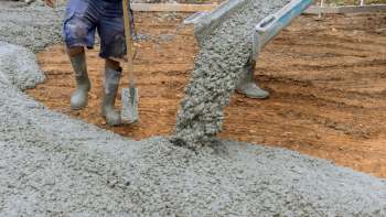 An international team is examining how effective palm oil, fuel ash, and jute fiber are when replacing heavily polluting ingredients in common cement.