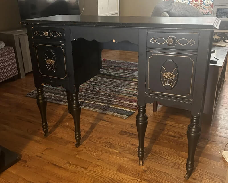 One lucky homeowner found a special surprise on their curb, a gorgeous black and gold desk that is their most unique find to date.
