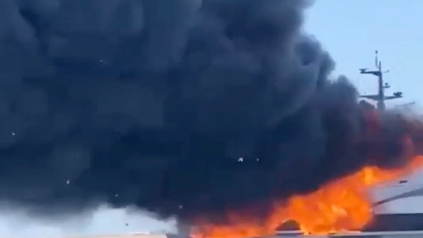 A millionaire's yacht went up in flames shortly after it launched, and a video clip shared to the community at r/CatastrophicFailure showed the collapse.
