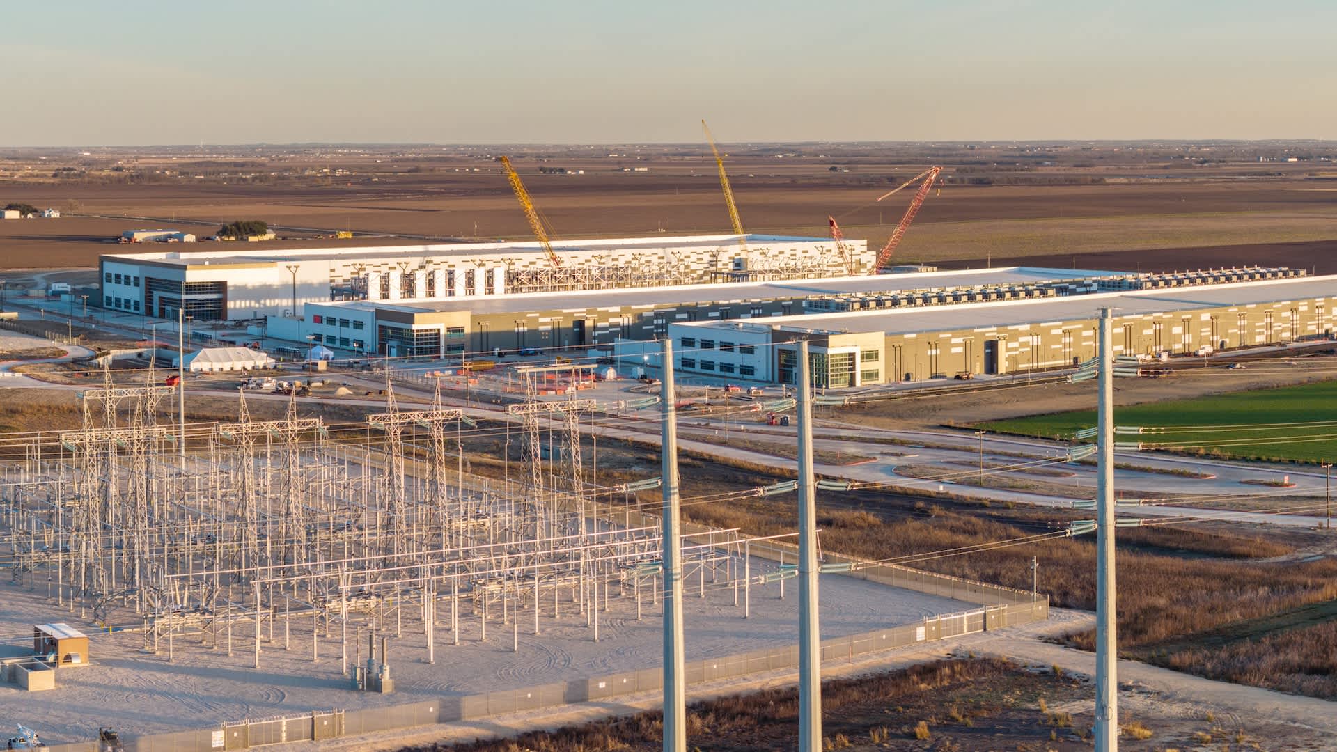 Massive Wyoming data centers 'won't drain water supplies', developers claim to worried officials