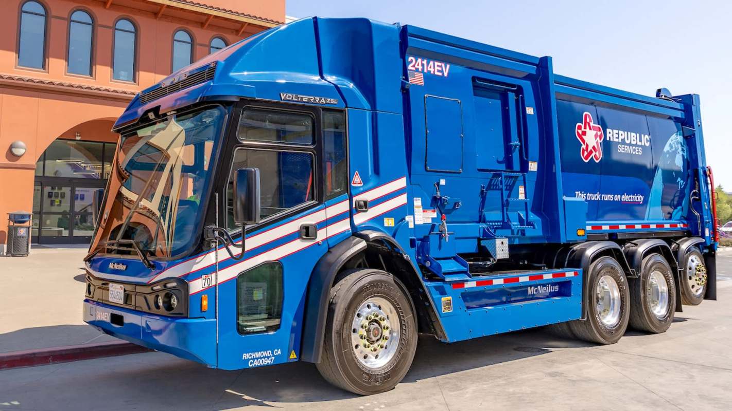 An electric garbage truck from Republic Services.