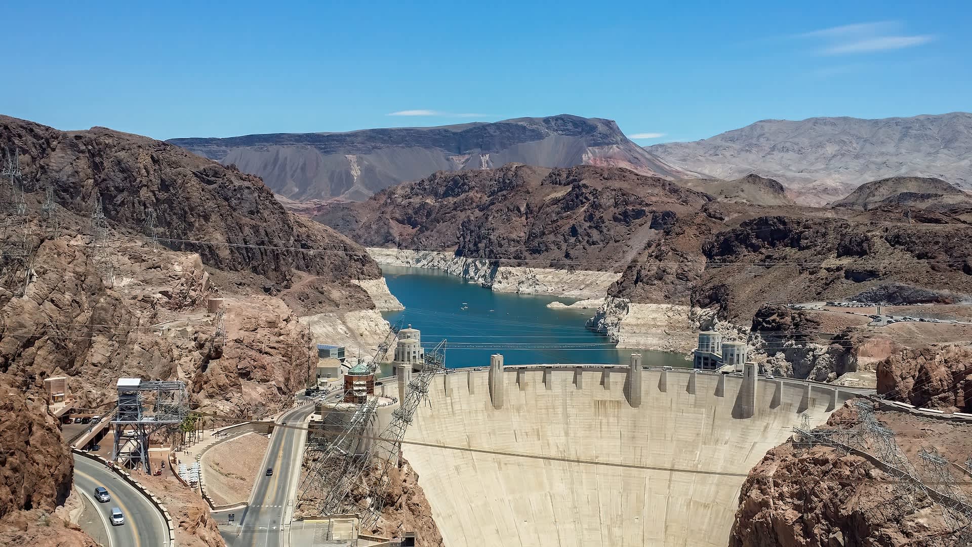 Lake Mead sits at 30% full as thirsty AI data centers fuel backlash across Southern Nevada
