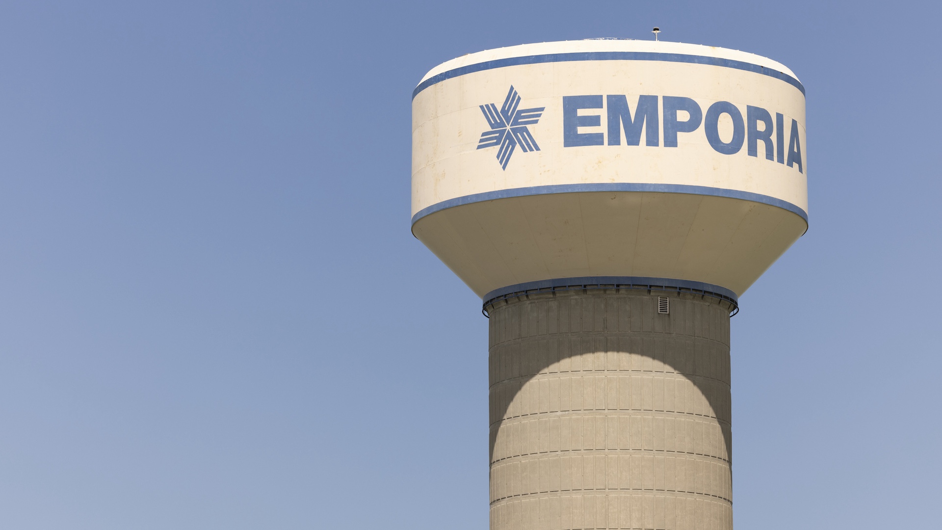 Proposed hyperscale data center divides Kansas town as residents question transparency and impact