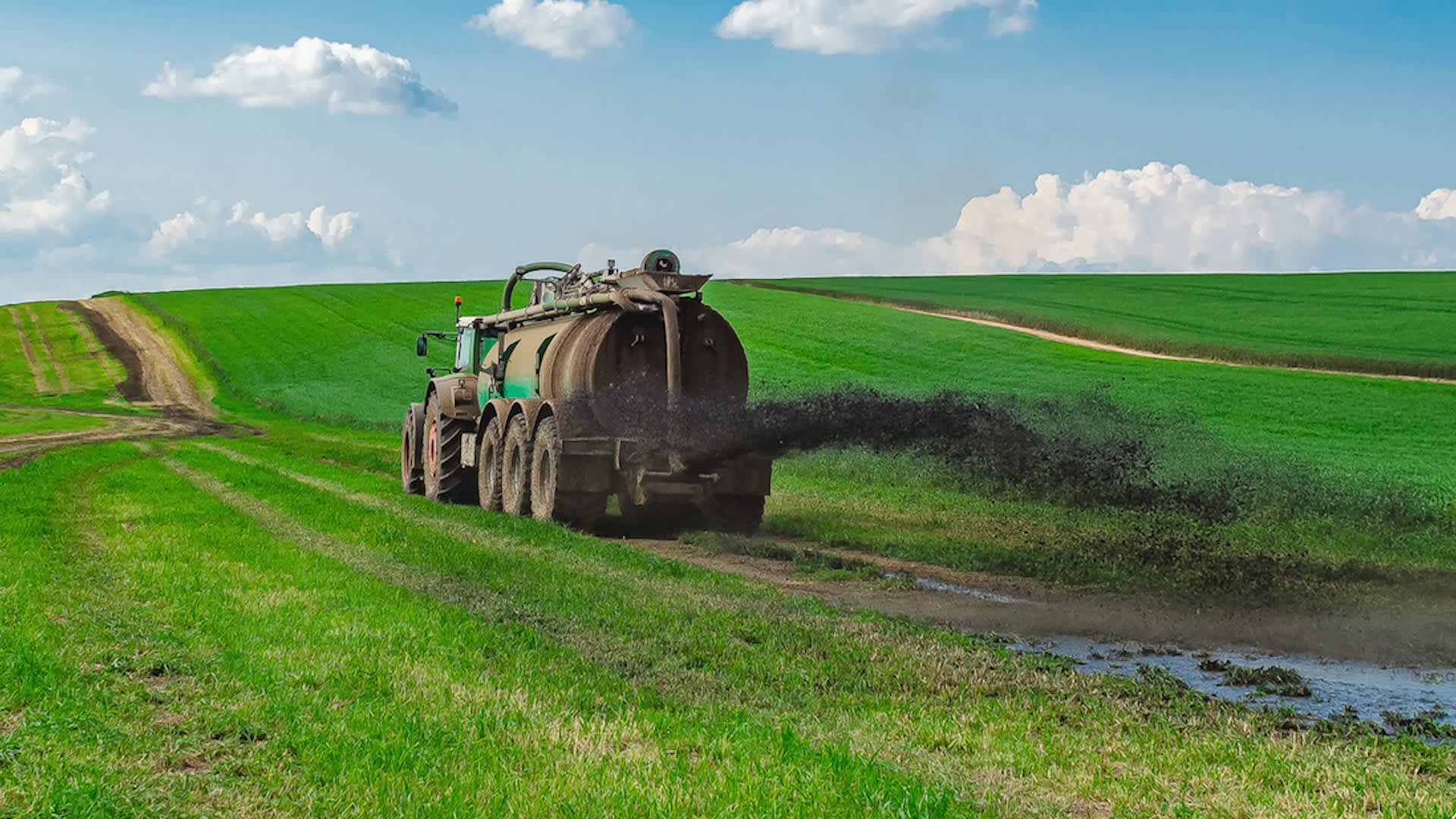 Fed up after 13 years, Iowa farmer says regulation may be the only way to cut runoff