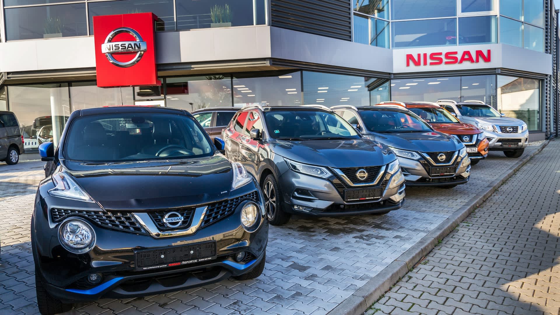 Customer charged $2,563 for 8-cent electrical tape in Nissan lease buyout scheme, investigators say