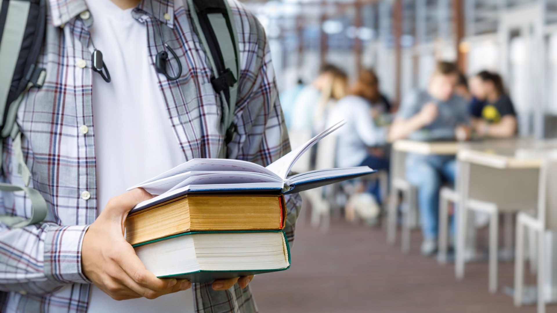 Professors say students can't finish a 20-page article as sustained reading craters