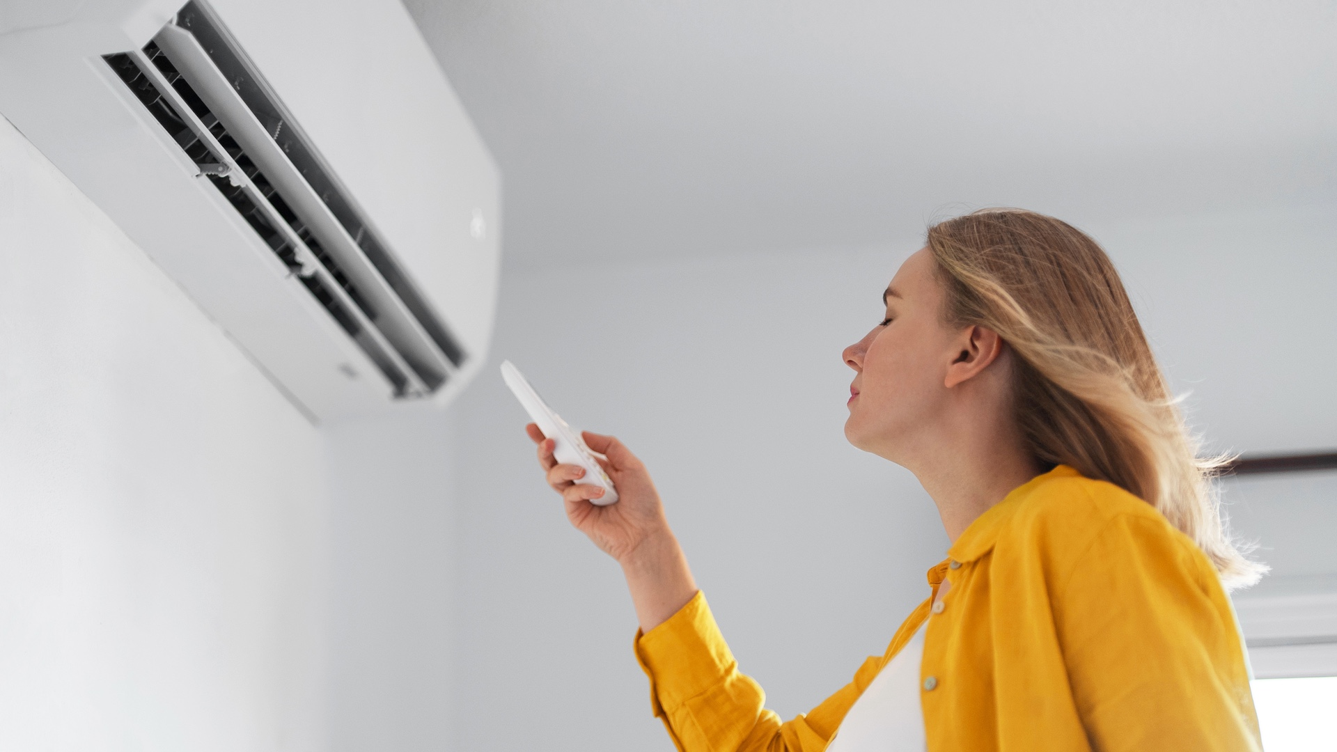 Europeans rush to buy air conditioners as deadly heat lingers