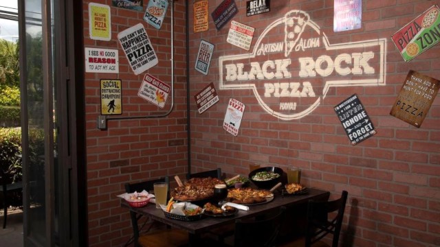 A table at Black Rock Pizza.