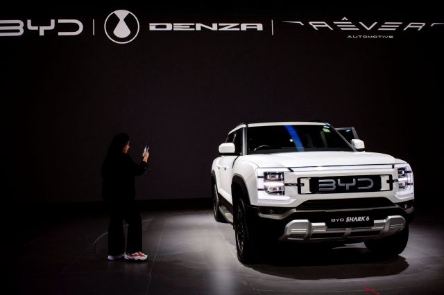 A BYD Shark 6.