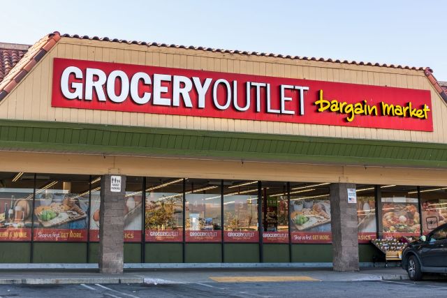 A storefront of a Grocery Outlet.