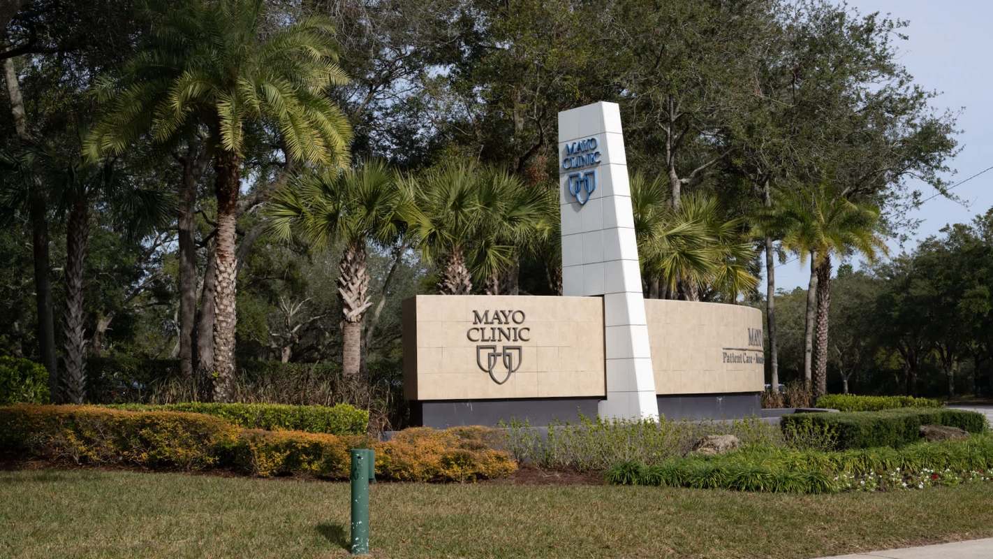 A sign for Mayo Clinic.