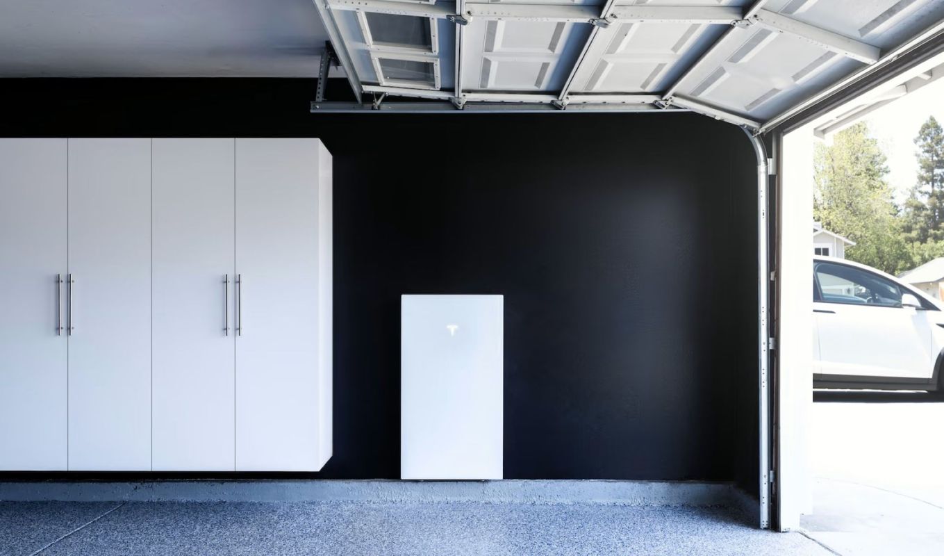 A Powerwall 3 unit.