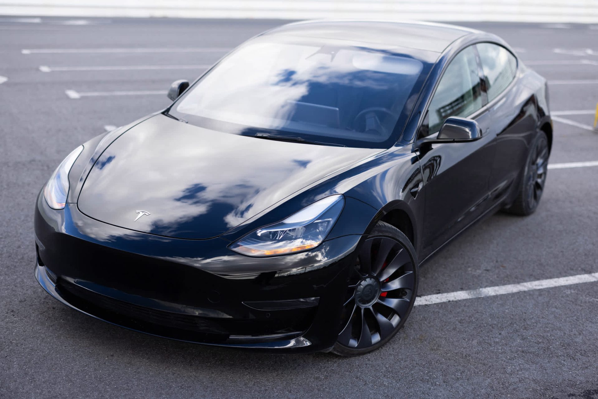 US ends Tesla steering-loss probe after over-the-air recall