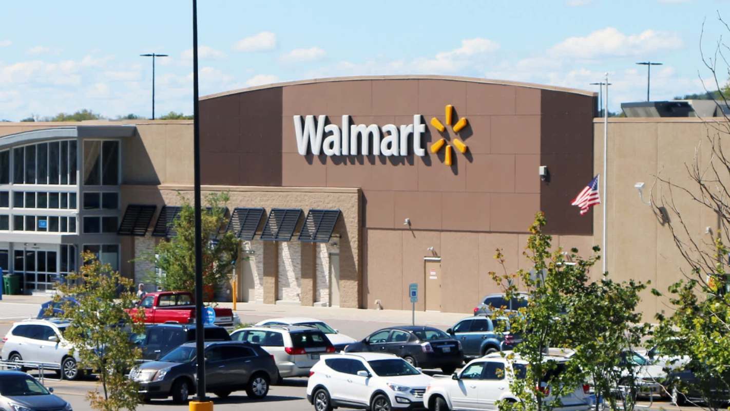 A Walmart storefront.