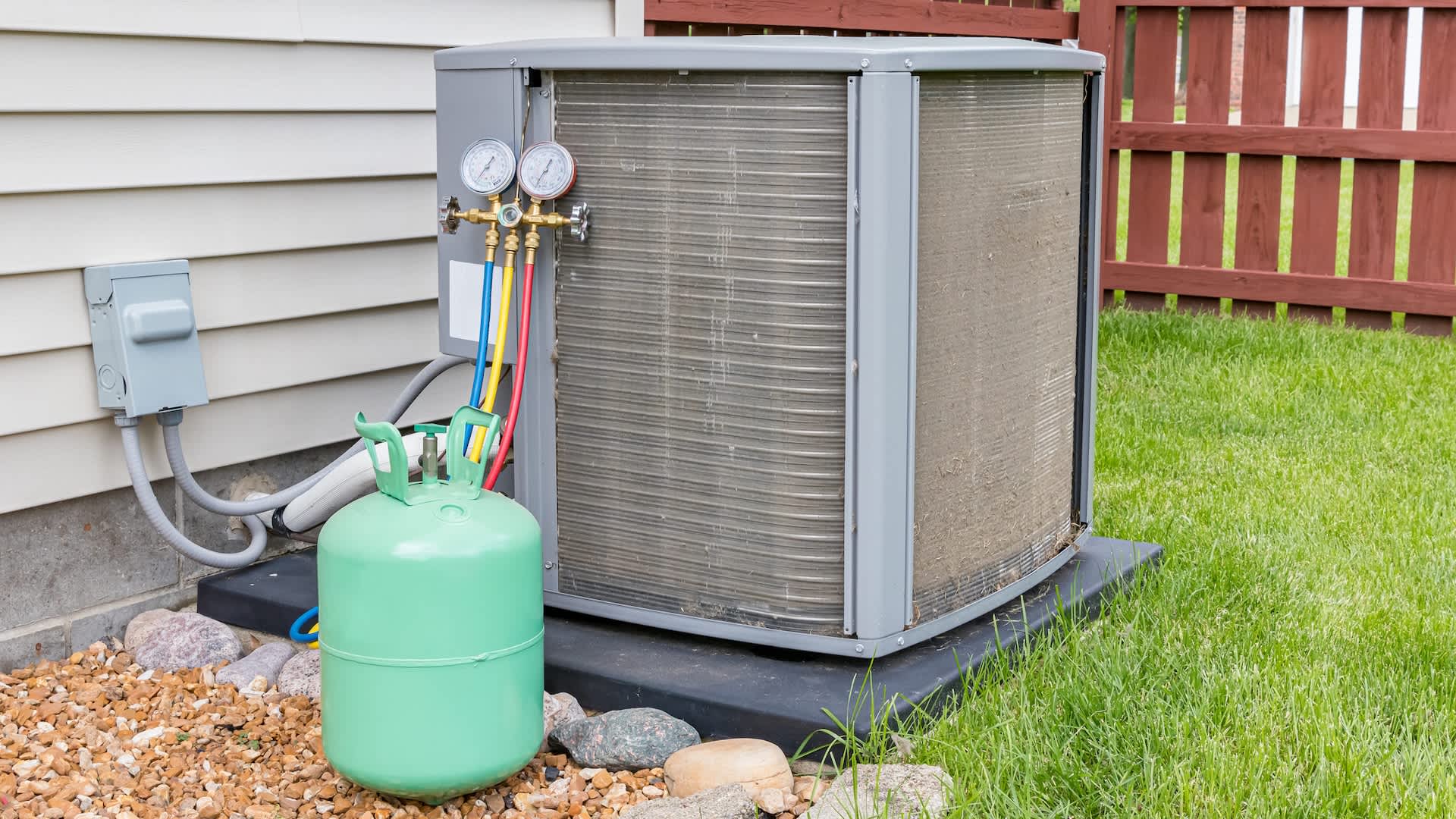 Failing 1993 AC leaves homeowner staring at a $4,000 repair tied to scarce refrigerant