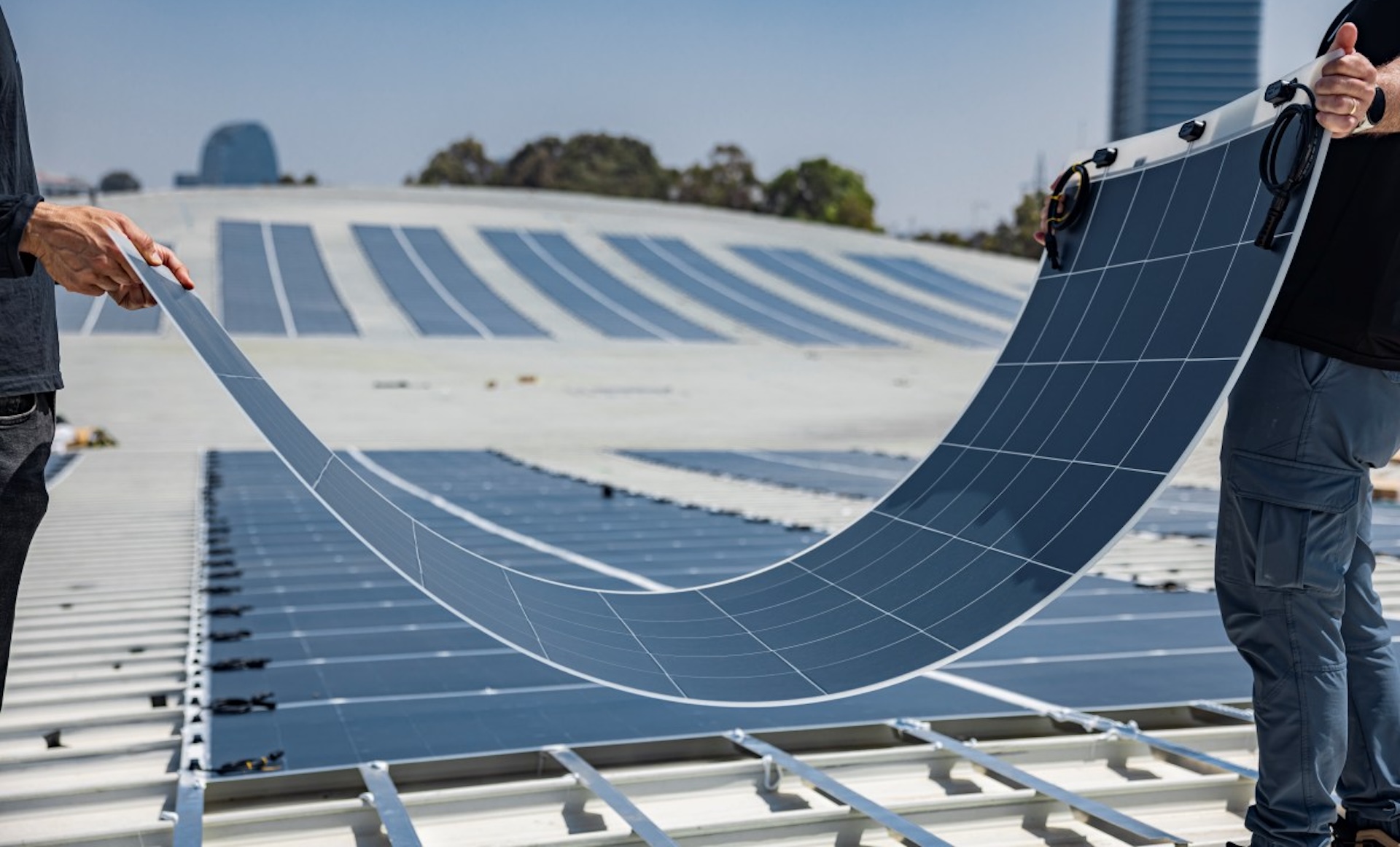 New lightweight flexible solar panel passes key fire test for rooftops