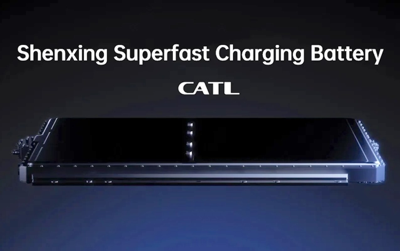 A superfast charging battery labeled "Shenxing" by CATL against a dark background.