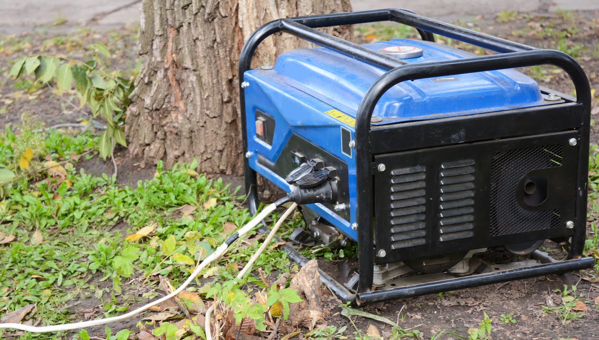 After 72 hours without power, Hawai'i residents trade generator hacks and wish they had solar
