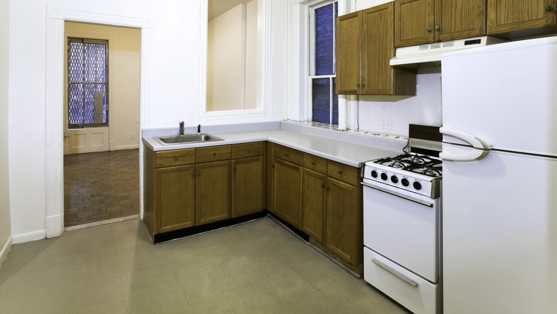 New York kitchens turn to plug-in batteries for cheaper power and faster setup