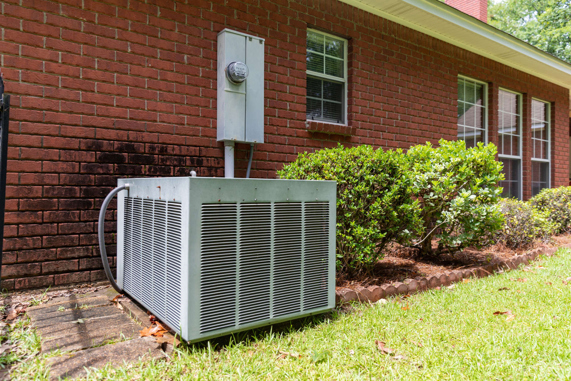 Canadian woman's 52-year-old air conditioner wins contest for oldest working unit