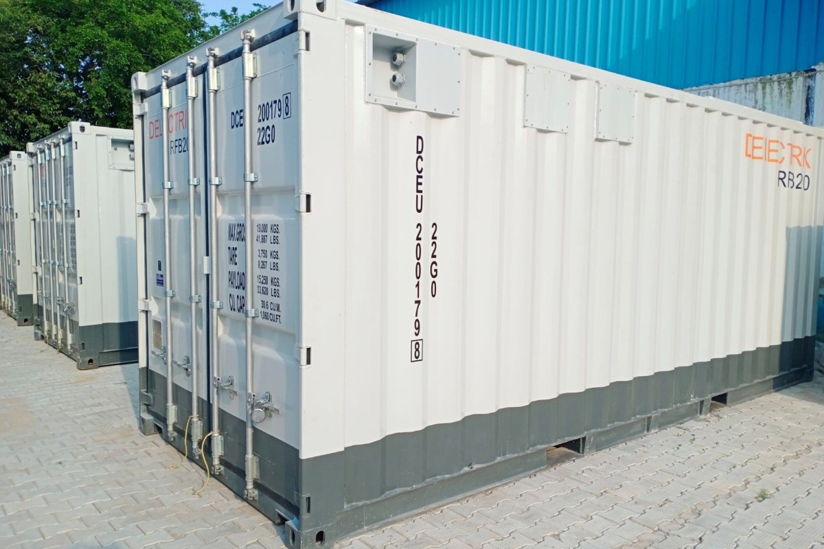 A Delectrik battery.