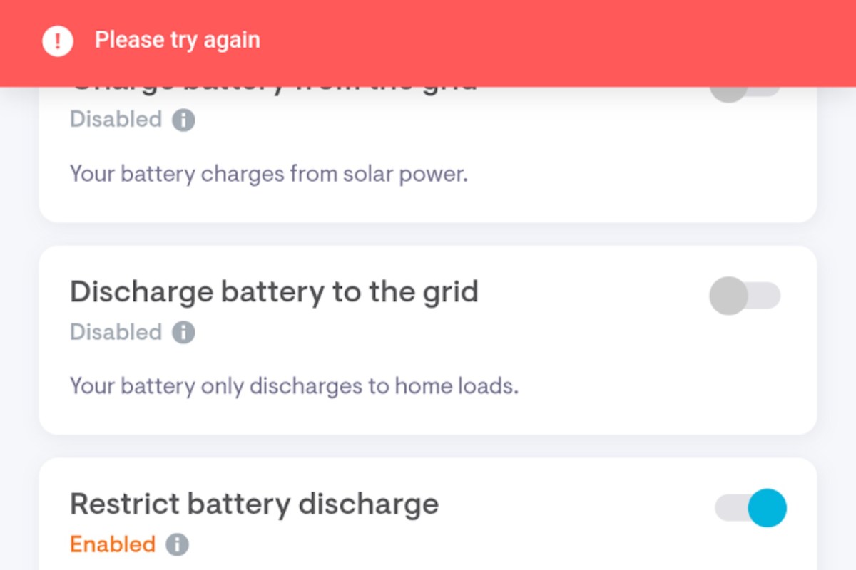 Settings interface displaying battery charge and discharge options with status indicators.