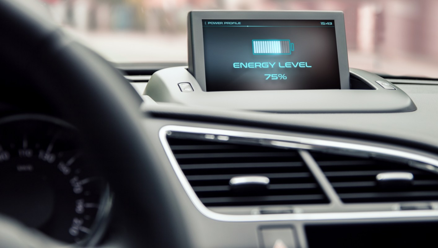 A car dashboard displaying an energy level of 75%.