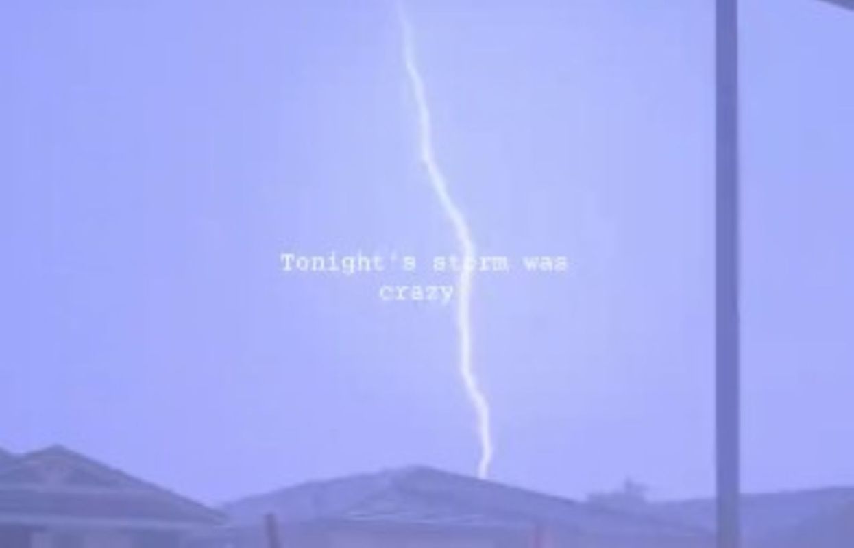 A lightning bolt.