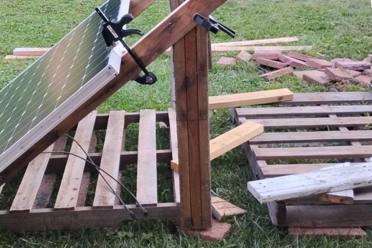 A plug-in solar installation in a backyard.