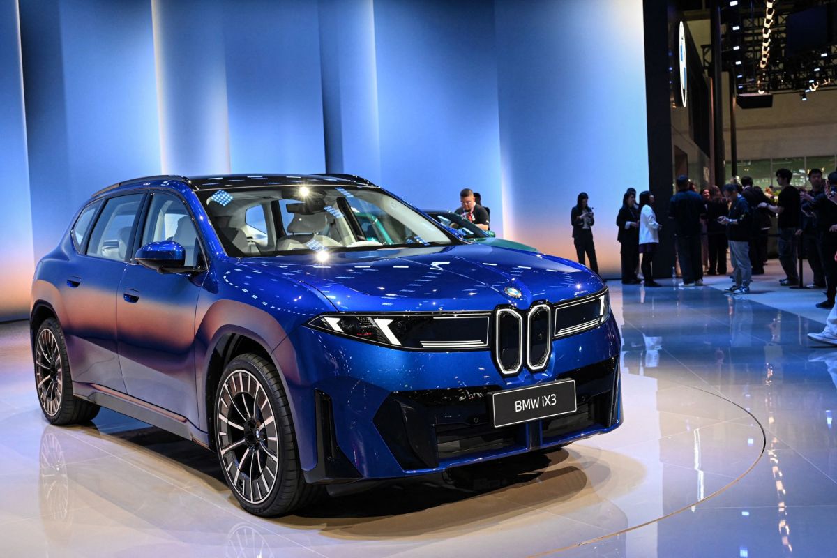 A BMW iX3.