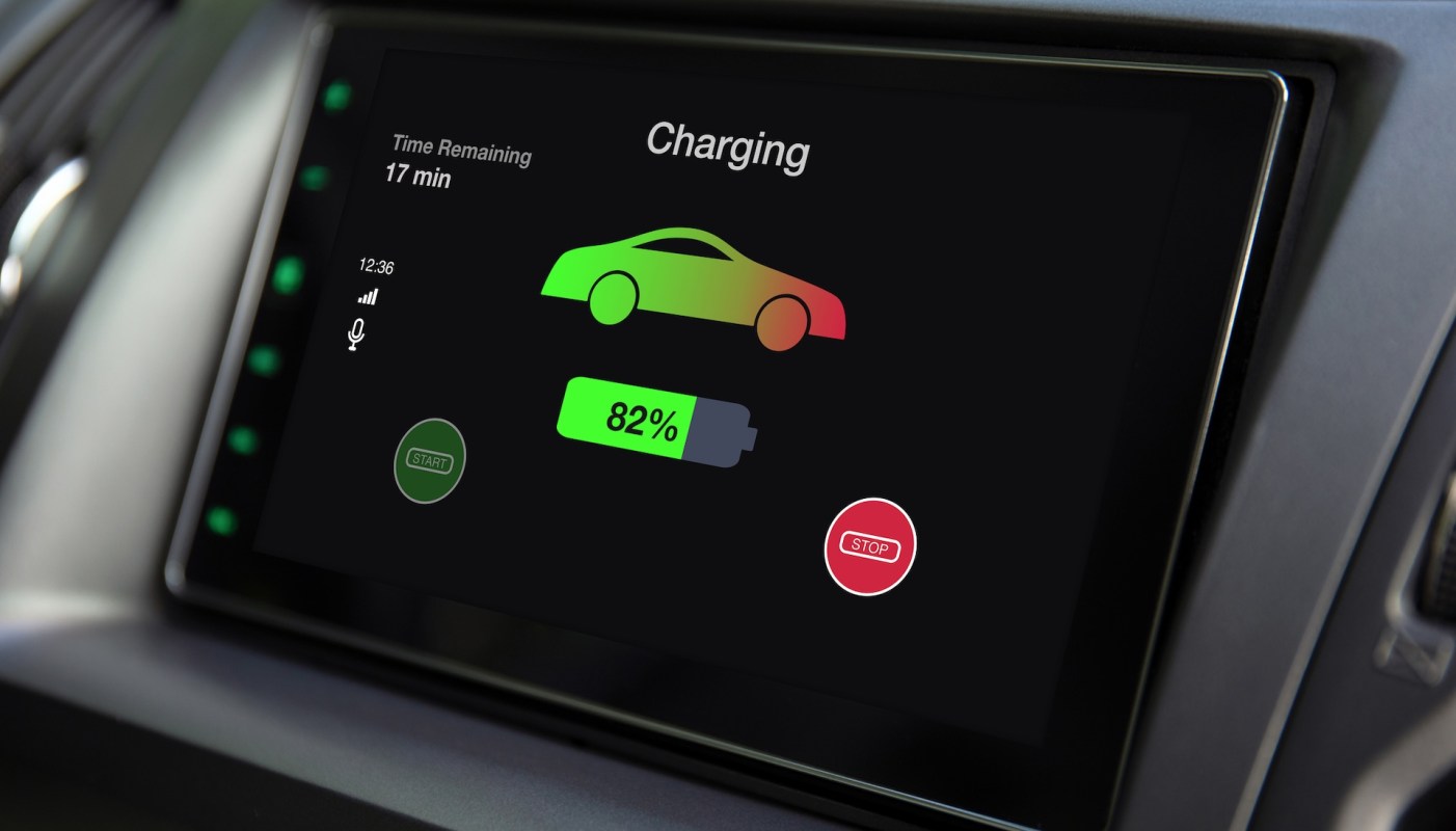 A car charging screen displaying 82% battery and 17 minutes remaining.