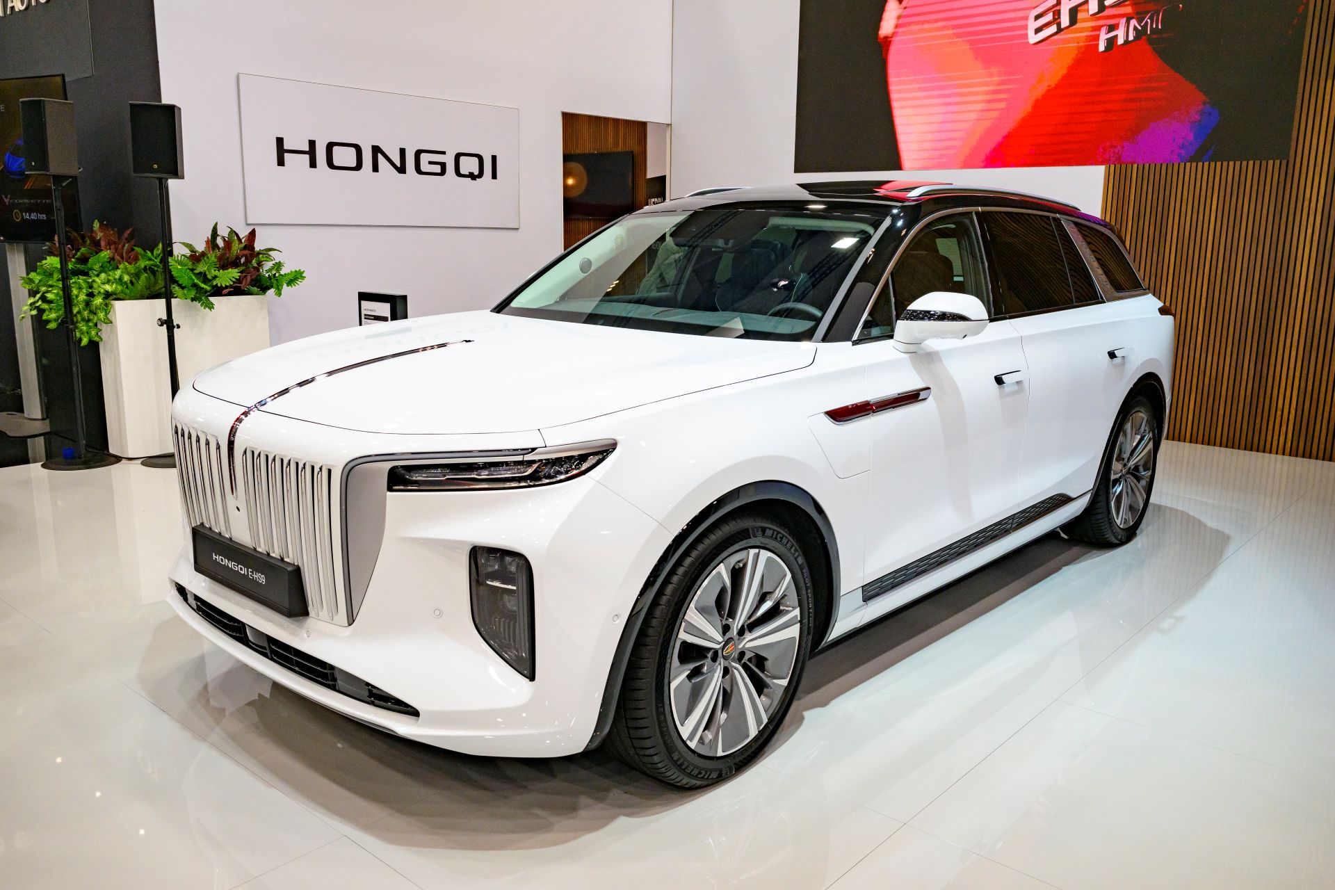 Chinese EV maker enters Australian market, with 3 new cars to rival BMW and Range Rover