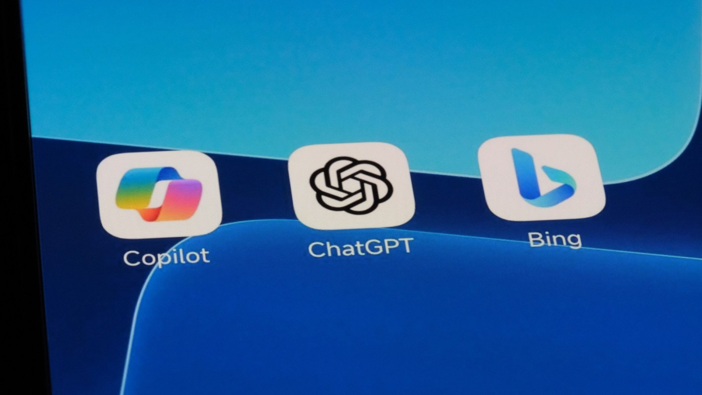 App icons for Copilot, ChatGPT, and Bing displayed on a blue background.