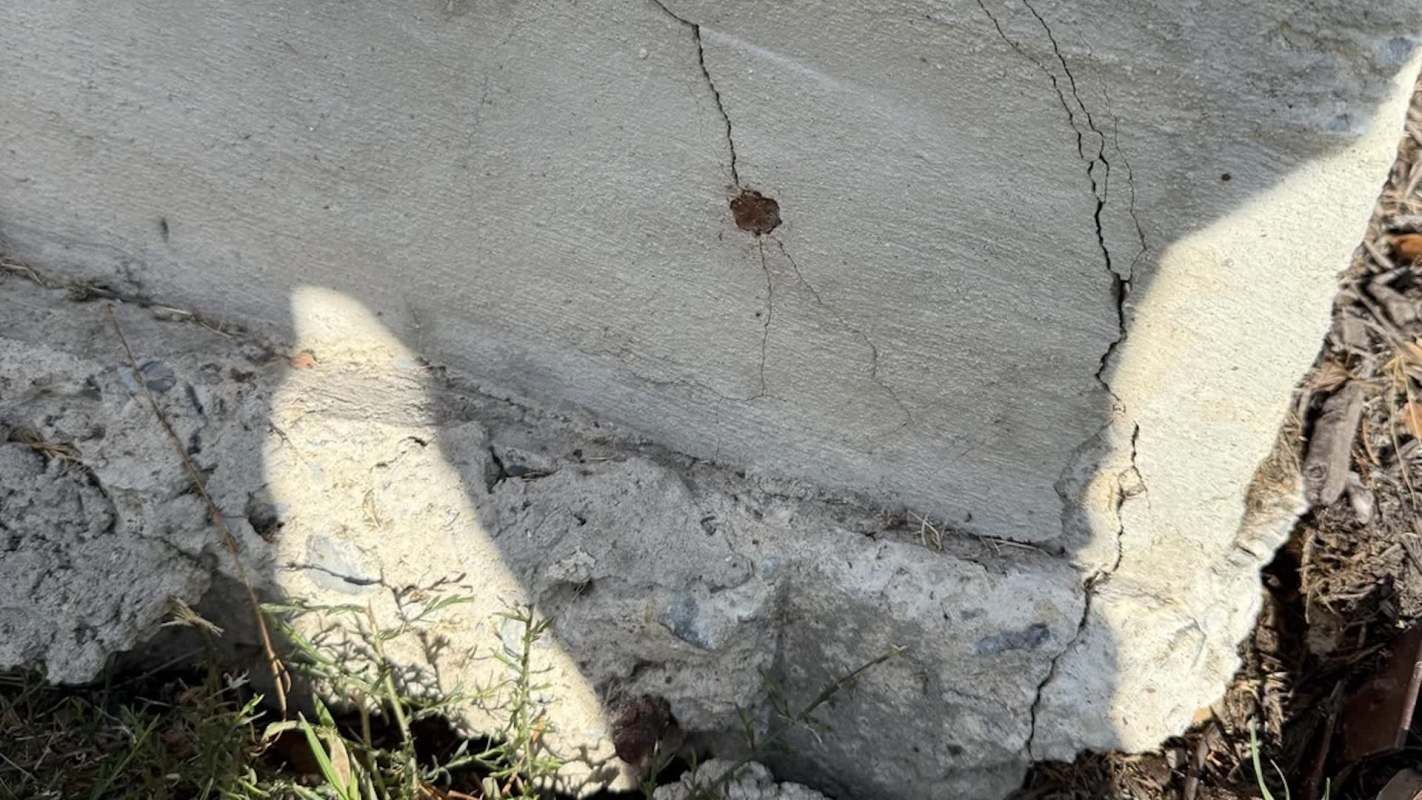 A cracked foundation.