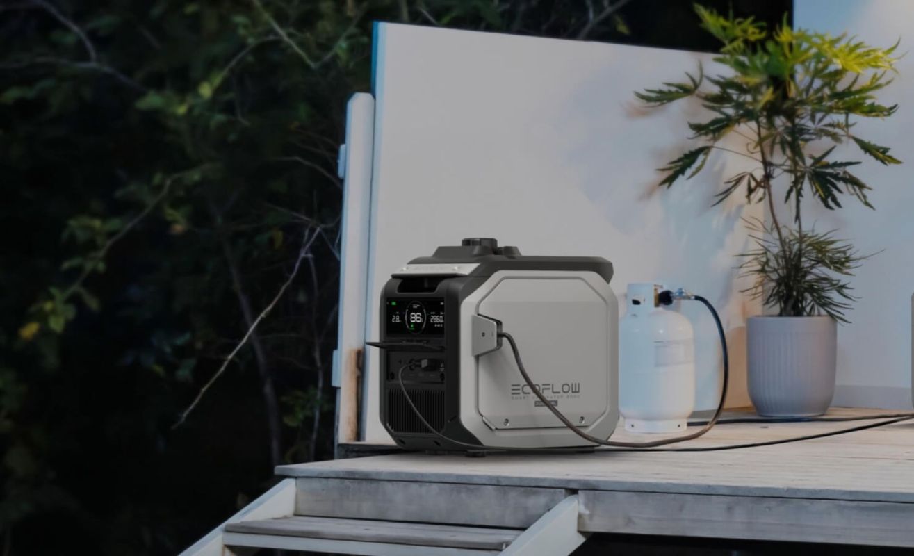 An EcoFlow Delta 3 Plus generator outside.