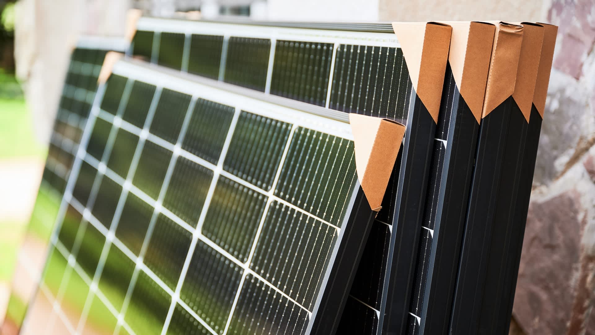 Florida homeowner buys ground-mount solar, then learns county requires engineer-sealed plans