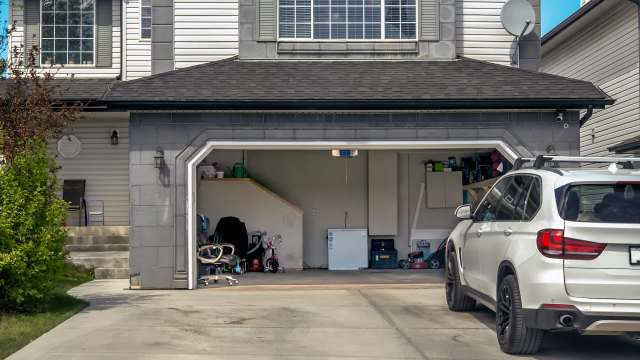 Woman shares experience of moving into parents' 150-square-foot garage after asking for divorce