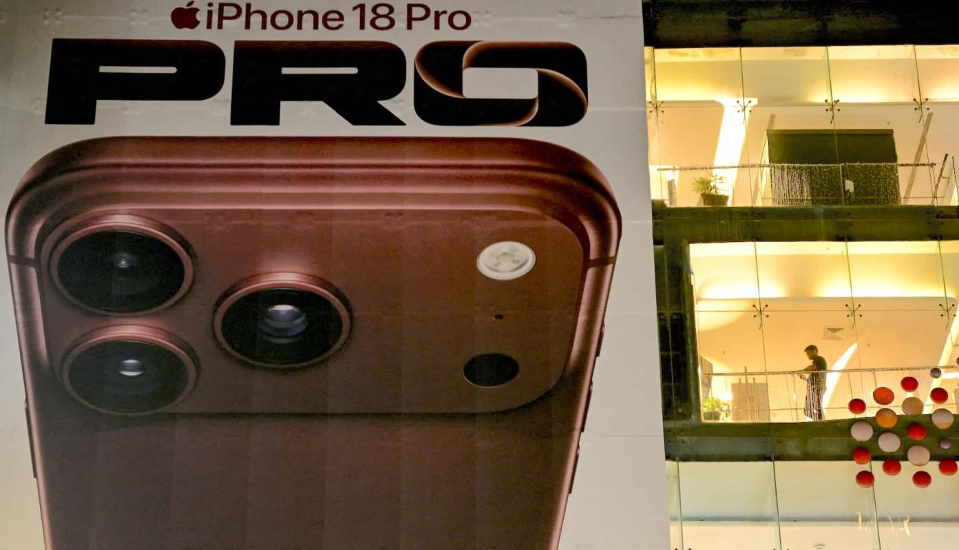 An iPhone 18 Pro ad.
