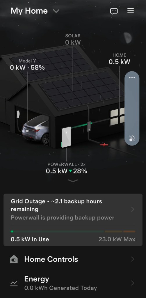 An app screen showing a car charging despite a grid outage.