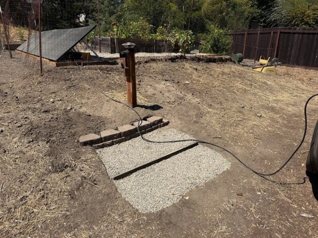 California DIYer installs $1,200 plug-in solar array, says its value ...